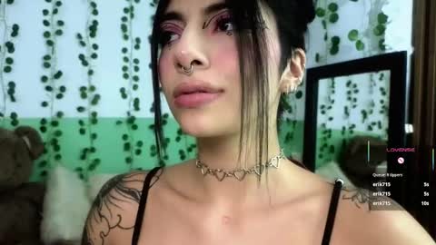 Snapshot of hollyxx_ chatting on 01/18/25, 09:02 holly online show from 01/18/25, 09:02