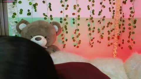 Snapshot of hollyxx_ chatting on 01/29/25, 12:12 holly online show from 01/29/25, 12:12