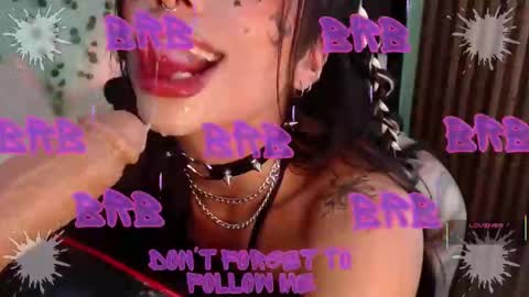 Snapshot of hollyxx_ chatting on 01/31/25, 08:43 holly online show from 01/31/25, 08:43