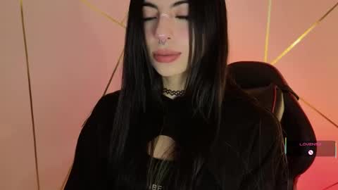 Snapshot of hollyxx_ chatting on 02/11/25, 09:03 holly online show from 02/11/25, 09:03