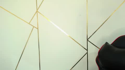 Snapshot of hollyxx_ chatting on 02/20/25, 01:57 holly online show from 02/20/25, 01:57