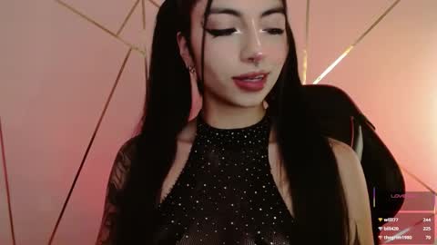 Snapshot of hollyxx_ chatting on 03/05/25, 02:25 holly online show from 03/05/25, 02:25