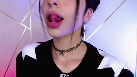 Snapshot of hollyxx_ chatting on 03/12/25, 04:13 holly online show from 03/12/25, 04:13