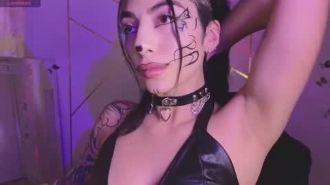 Snapshot of hollyxx_ chatting on 10/11/25, 12:10 holly online show from 10/11/25, 12:10