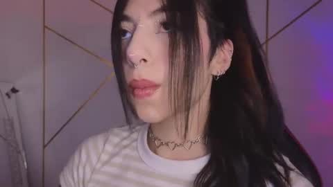 Snapshot of hollyxx_ chatting on 10/24/25, 03:08 holly online show from 10/24/25, 03:08