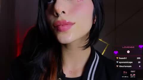 Snapshot of hollyxx_ chatting on 12/03/25, 12:29 holly online show from 12/03/25, 12:29