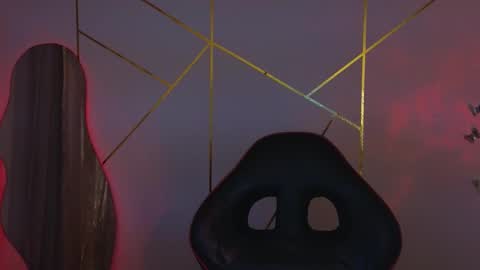 Snapshot of hollyxx_ chatting on 12/13/25, 10:59 holly online show from 12/13/25, 10:59