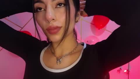 Snapshot of hollyxx_ chatting on 03/26/26, 12:44 holly online show from 03/26/26, 12:44