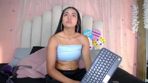 Snapshot of hollyyqueen_ chatting on 03/30/26, 07:26 Hollyy online show from 03/30/26, 07:26