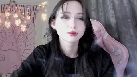 Snapshot of holy420loly chatting on 10/21/25, 07:47 Ho Lee Sheet online show from 10/21/25, 07:47