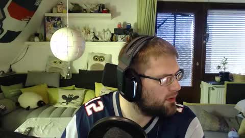 Snapshot of holy_bugman chatting on 10/18/25, 09:21 Holy Bugman online show from 10/18/25, 09:21