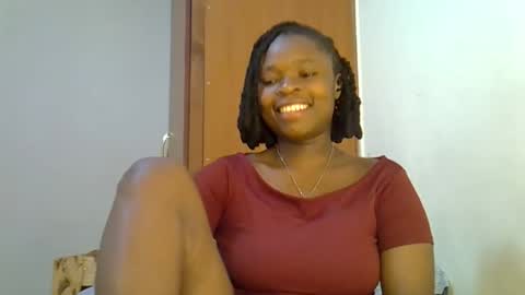 holy_ebony online show from 04/27/26, 08:12