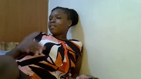 holy_ebony online show from 05/10/26, 01:38