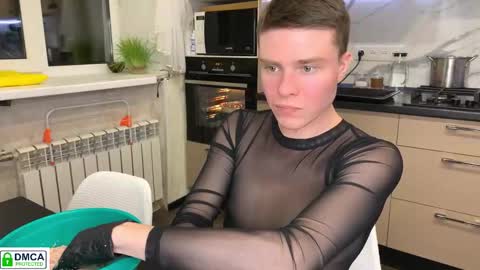 holy_eggs_00 online show from 02/18/26, 07:10