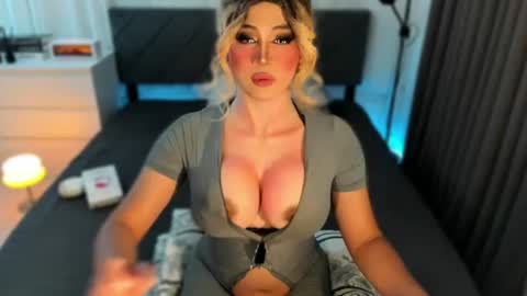 Miss Gia online show from 07/02/26, 01:27