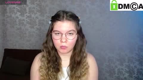 Welcome guys  Pleasure to see you all here  My name is MichaelaTip menu is active Private is open  online show from 01/29/25, 06:33