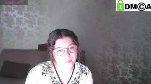 Welcome guys  Pleasure to see you all here  My name is MichaelaTip menu is active Private is open  online show from 03/10/25, 09:10