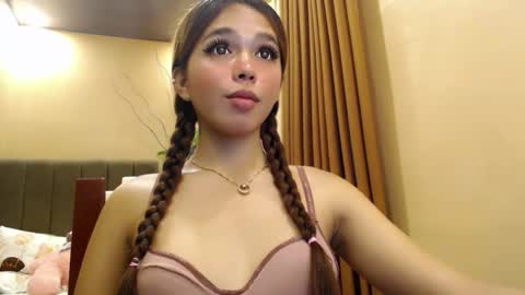 holy_molly1 online show from 06/06/26, 03:11