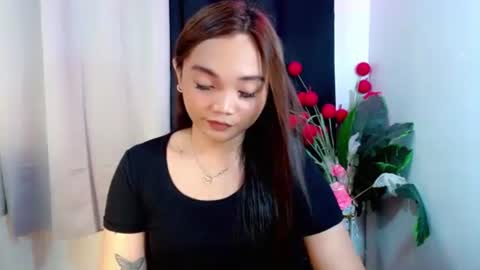 Snapshot of holy_shine chatting on 01/17/26, 03:33 Bella online show from 01/17/26, 03:33