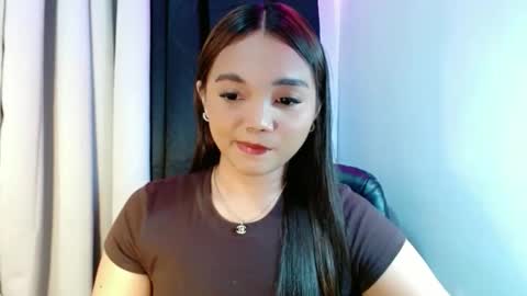 Snapshot of holy_shine chatting on 02/19/26, 01:56 Bella online show from 02/19/26, 01:56