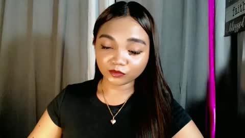 Snapshot of holy_shine chatting on 04/01/26, 02:01 Bella online show from 04/01/26, 02:01