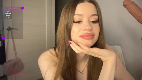 Snapshot of holybabe342 chatting on 01/19/25, 07:47 Vio online show from 01/19/25, 07:47