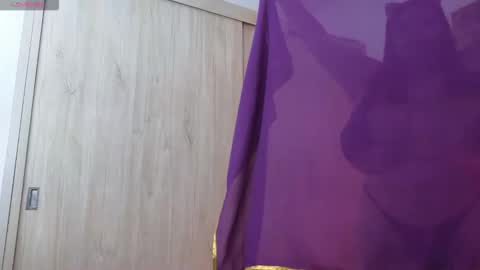 Snapshot of holybeauty_ chatting on 03/14/26, 01:49 Jam online show from 03/14/26, 01:49