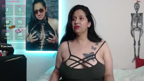 Milena online show from 10/08/25, 01:14