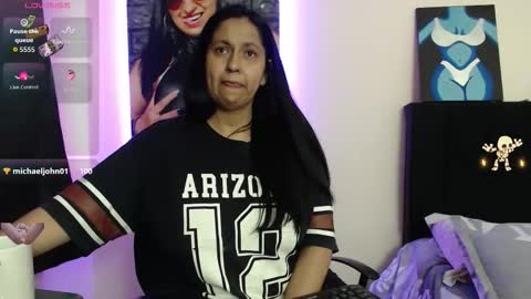 Snapshot of holydeath_1 chatting on 11/18/25, 11:15 Milena online show from 11/18/25, 11:15