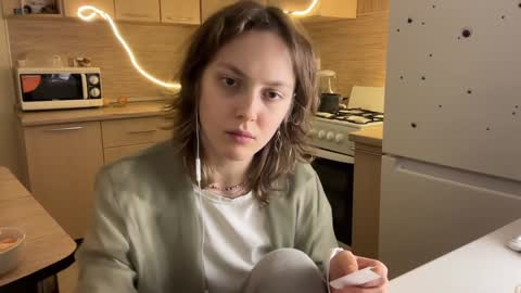 Snapshot of holydori chatting on 02/05/25, 12:20 dori not holy get my tg channel with link from description under last photo online show from 02/05/25, 12:20