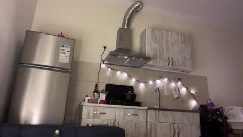 Snapshot of holydori chatting on 02/21/25, 07:10 dori not holy get my tg channel with link from description under last photo online show from 02/21/25, 07:10