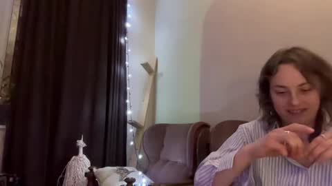 Snapshot of holydori chatting on 02/22/25, 09:15 dori not holy get my tg channel with link from description under last photo online show from 02/22/25, 09:15