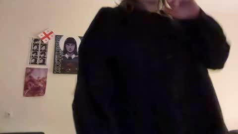 Snapshot of holydori chatting on 03/01/25, 04:22 dori not holy get my tg channel with link from description under last photo online show from 03/01/25, 04:22