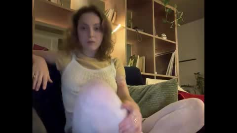 Snapshot of holydori chatting on 09/11/25, 08:53 dori not holy get my tg channel with link from description under last photo online show from 09/11/25, 08:53