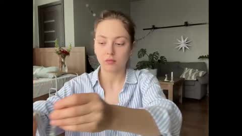 Snapshot of holydori chatting on 09/27/25, 08:19 dori not holy get my tg channel with link from description under last photo online show from 09/27/25, 08:19