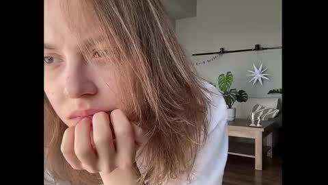 Snapshot of holydori chatting on 10/31/25, 06:14 dori not holy get my tg channel with link from description under last photo online show from 10/31/25, 06:14