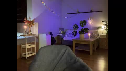 Snapshot of holydori chatting on 11/23/25, 05:13 dori not holy get my tg channel with link from description under last photo online show from 11/23/25, 05:13