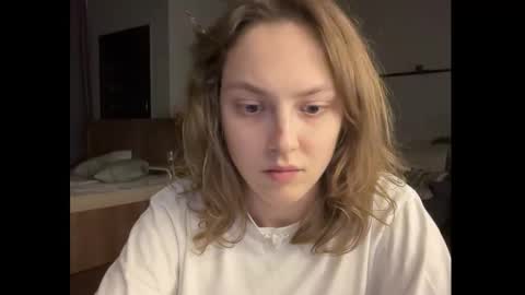 Snapshot of holydori chatting on 11/26/25, 06:09 dori not holy get my tg channel with link from description under last photo online show from 11/26/25, 06:09