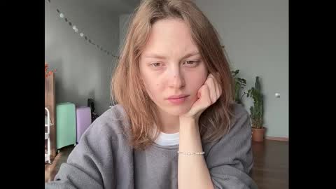 Snapshot of holydori chatting on 11/27/25, 07:43 dori not holy get my tg channel with link from description under last photo online show from 11/27/25, 07:43