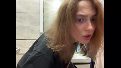 Snapshot of holydori chatting on 12/23/25, 12:19 dori not holy get my tg channel with link from description under last photo online show from 12/23/25, 12:19