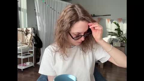 Snapshot of holydori chatting on 02/14/26, 01:19 dori not holy get my tg channel with link from description under last photo online show from 02/14/26, 01:19