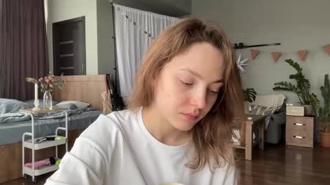 Snapshot of holydori chatting on 02/18/26, 12:23 dori not holy get my tg channel with link from description under last photo online show from 02/18/26, 12:23