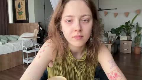 Snapshot of holydori chatting on 04/27/26, 07:39 dori not holy get my tg channel with link from description under last photo online show from 04/27/26, 07:39