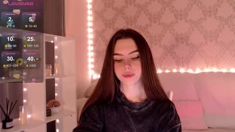 Mia online show from 11/08/25, 03:39