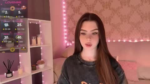 Mia online show from 05/20/26, 03:45