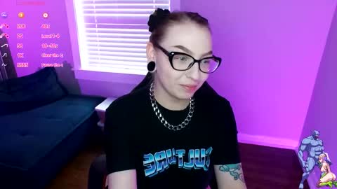 Snapshot of holyweed420 chatting on 03/22/26, 06:33 Viktoria online show from 03/22/26, 06:33