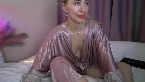 Snapshot of holyyy_fuck chatting on 04/19/26, 05:34 Vicky my another account here - desperate clit online show from 04/19/26, 05:34
