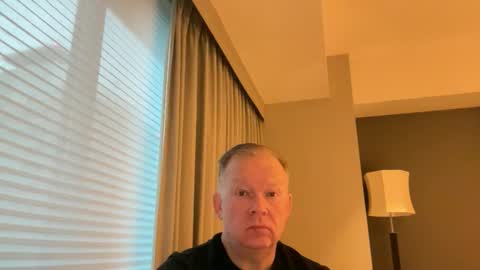 Snapshot of hommelpong chatting on 12/20/25, 07:26 Daffy online show from 12/20/25, 07:26