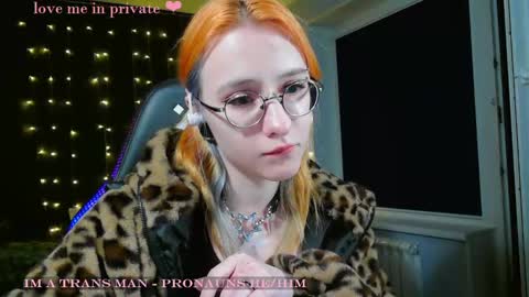 Snapshot of honelin chatting on 01/17/25, 05:51 Honelints boyblonde hair AsterMIntfemboybrown hair online show from 01/17/25, 05:51