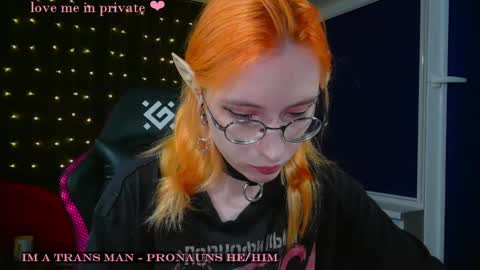 Snapshot of honelin chatting on 01/31/25, 05:21 Honelints boyblonde hair AsterMIntfemboybrown hair online show from 01/31/25, 05:21